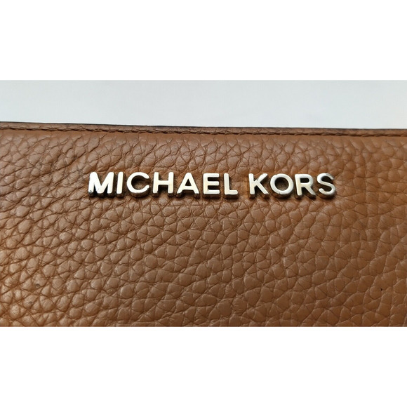 Michael Kors Brown Pebbled Leather Zipper Closure Credit Card Wallet - Picture 4 of 16